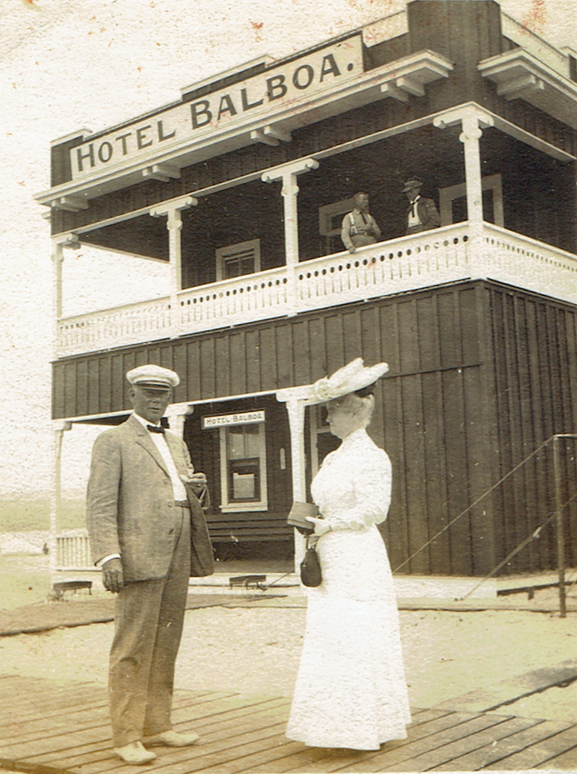 O.L. and Mary Woodward in front of the Balboa Hotel, Long Beach, CA