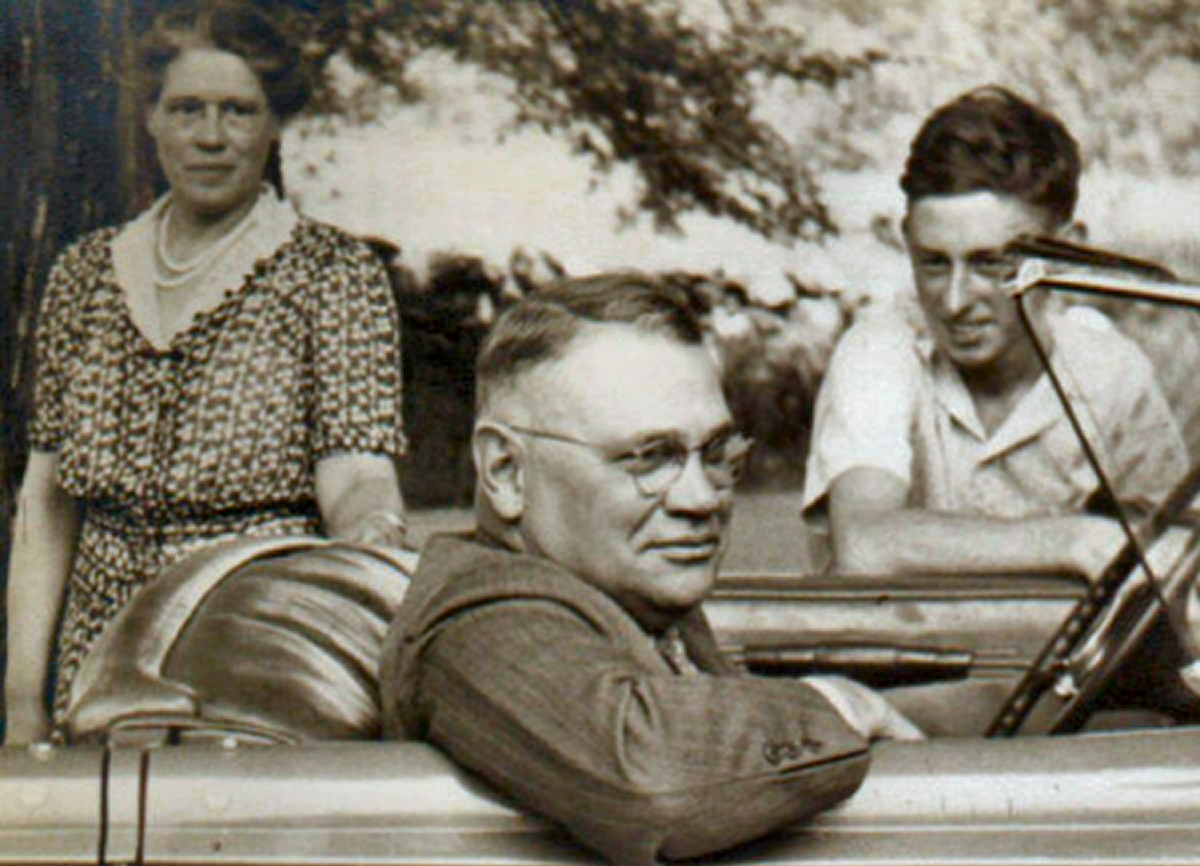 Woodward, Mark, Ethel and the Packard