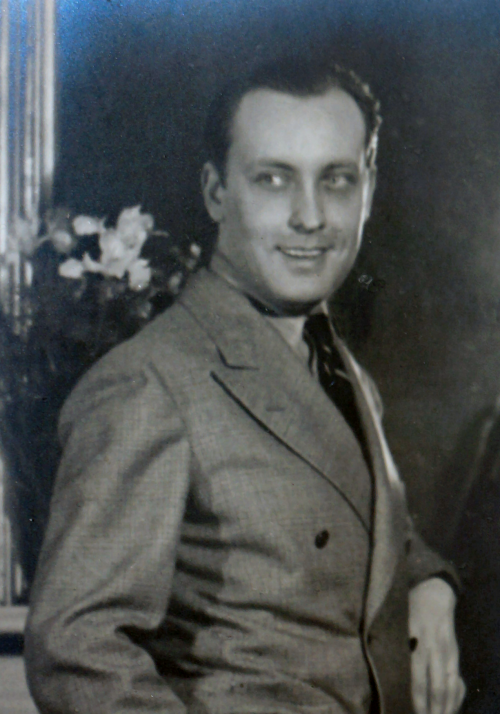 Stage actor Joseph Holland