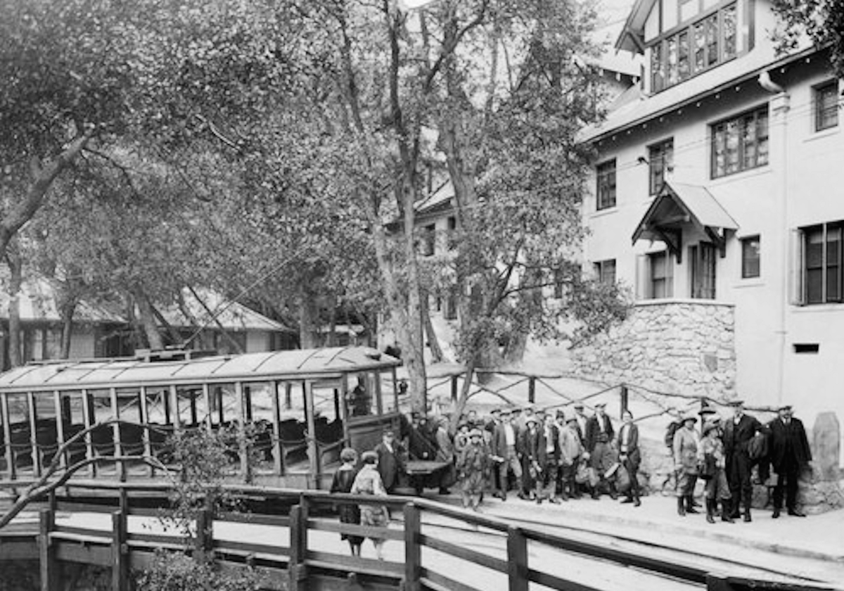 Early 20th Centruy photo of the Alpine Tavern