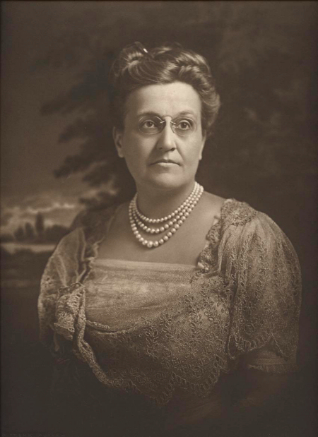Ada Small Moore (1858 - 1955) (Photo from the International Museum of the Horse Archives, Kentucky Horse Park) 